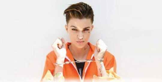 Ruby Rose nos incita a cometer un delito 9