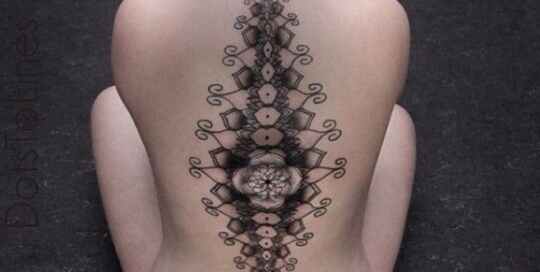 12 Finas ideas para tatuajes en la columna vertebral 2
