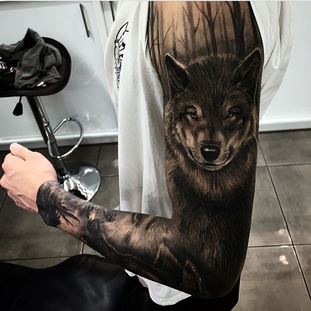 El aullido del tatuaje lobo 1