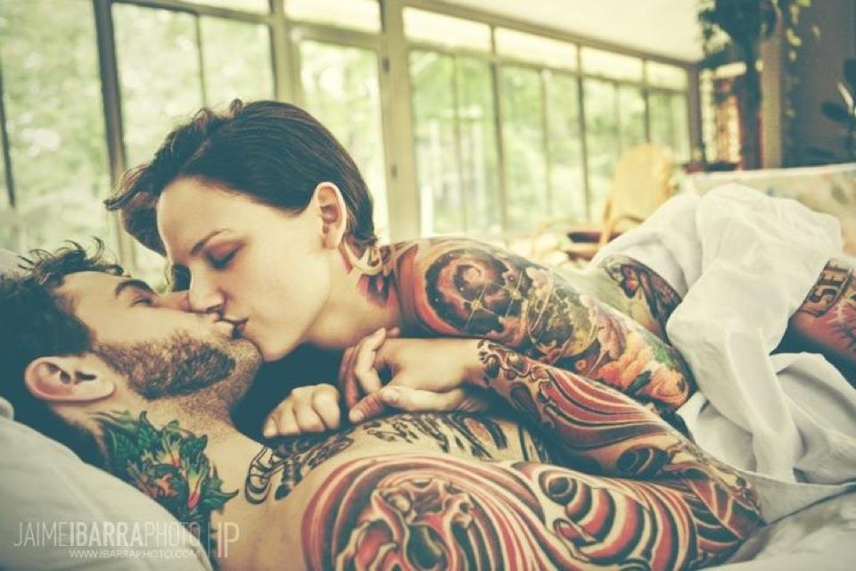 Porque deberías tener en tu agenda una mujer con tatuajes 14