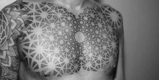 Una guía para principiantes sobre los tattoo geometricos sagrados! 9