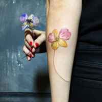 Tatuajes de plantas y flores: ¡plasma la primavera en tu piel!