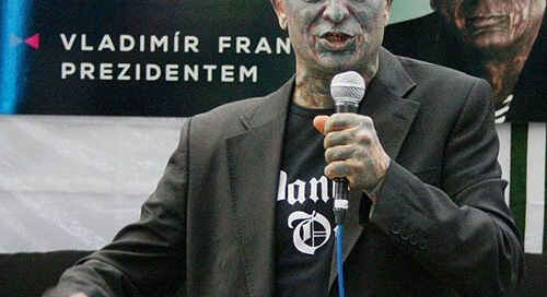 Vladimir Franz: un político con el 90% del cuerpo tatuado. 5