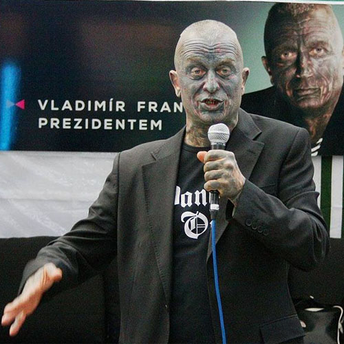 Vladimir Franz: un político con el 90% del cuerpo tatuado. 5