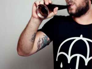 Evita la ingesta de alcohol antes del tatuaje