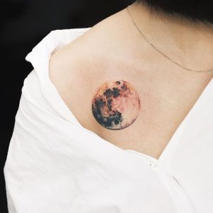 Tatuajes de lunas y media lunas: su significado 21