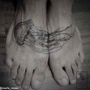 Tatuajes en los pies para marcar tus pasos. 13